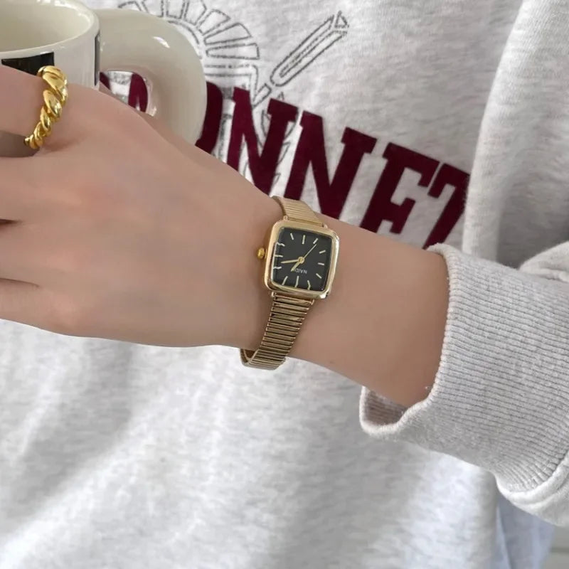QUARTZ- WATCH