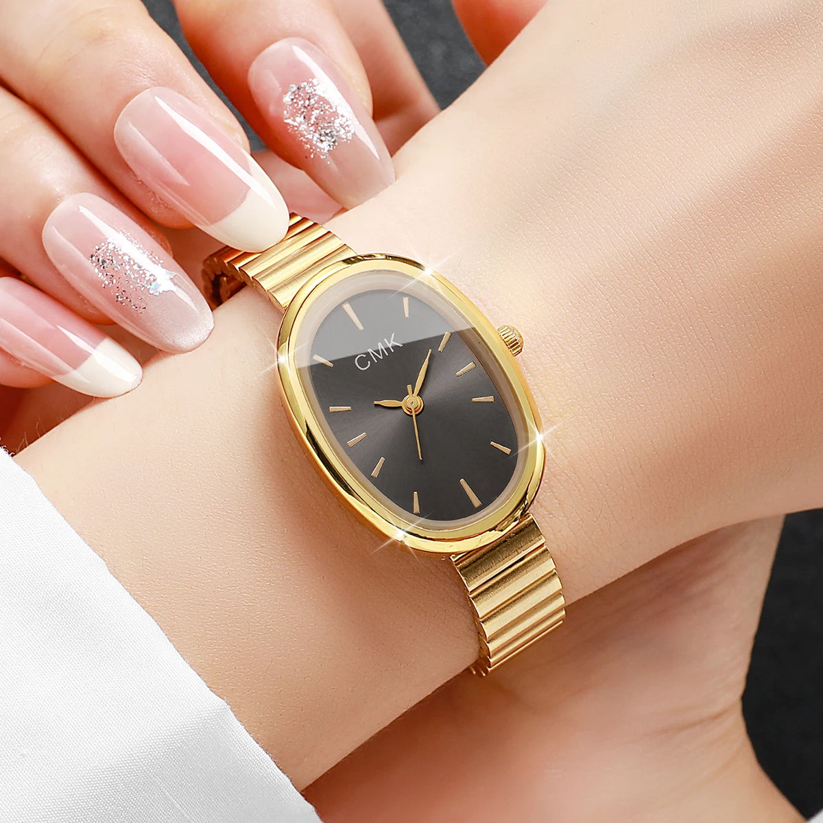 FASHION  OVAL - WATCHES