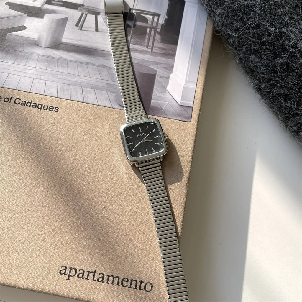 QUARTZ- WATCH