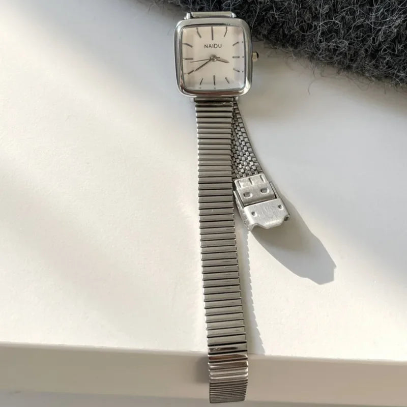 QUARTZ- WATCH