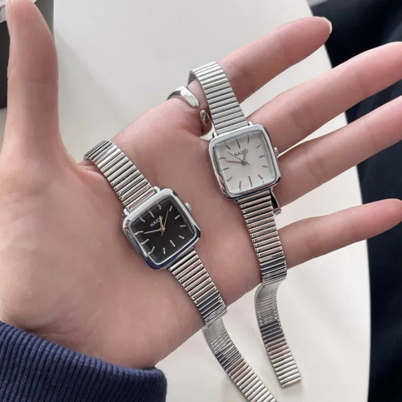 QUARTZ- WATCH