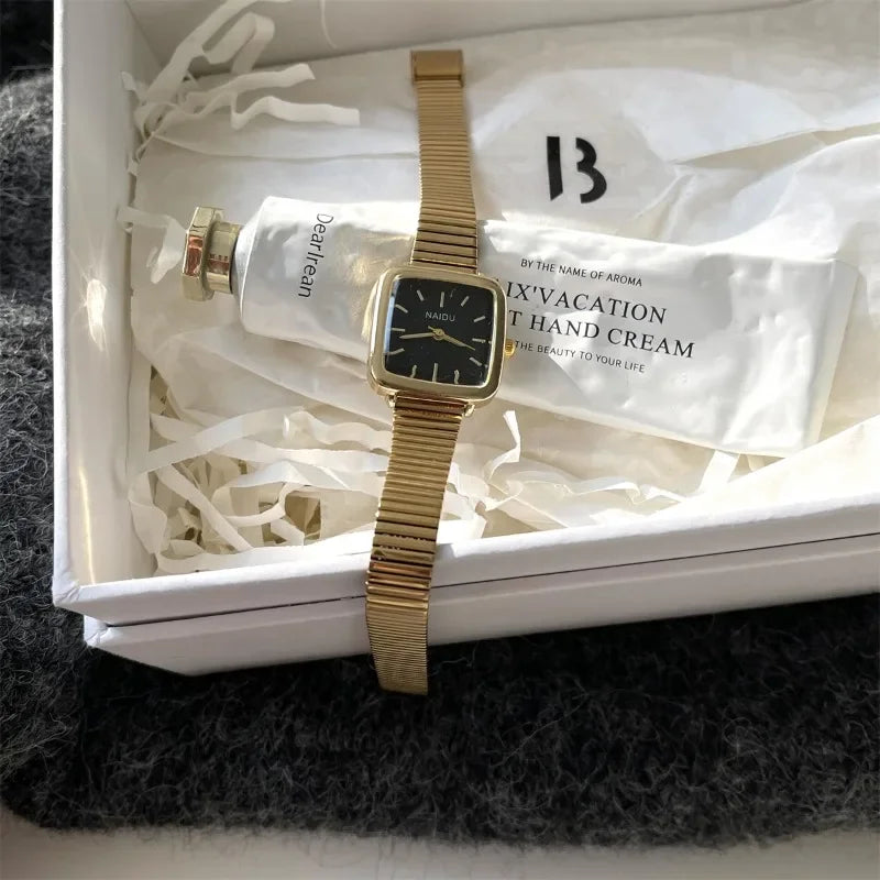 QUARTZ- WATCH